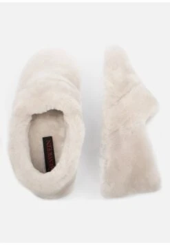 Giesswein GASCHURN - LAMMFELL HAUSSCHUH - Hausschuh - Perle 10 Giesswein GASCHURN - LAMMFELL HAUSSCHUH - Hausschuh - Perle -Giesswein e95932ef7c704c6ead8a4e8ebee45a90